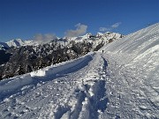 84 Ed ora scendiamo con vista verso il Monte Secco e Pegherolo